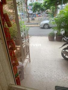 Chung cư 189b Cống Quỳnh Tầng trệt chung cư 189B Cống Quỳnh có sân trước nhà rộng 40m2.