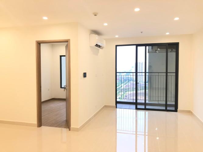 Phòng khách căn hộ Vinhomes Grand Park , Quận 9 Căn hộ tầng 17 Vinhomes Grand Park ban công Đông Nam, nội thất cơ bản.