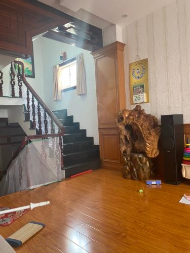 Nhà phố Quận Tân Bình Nhà phố hẻm xe hơi đường Phan Huy Ích, kết cấu đúc 1 trệt 4 tầng kiên cố.