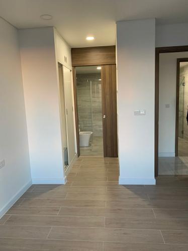 Căn hộ 1PN Kingdom 101 Cho thuê căn hộ Kingdom 101 thuộc tầng cao, diện tích 60.58m2, 1PN, nội thất cơ bản