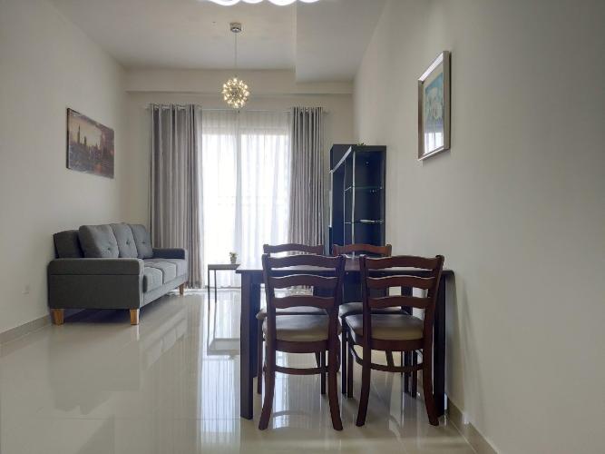 phòng khách căn hộ The Sun Avenue Căn hộ tầng 15 The Sun Avenue nội thất đầy đủ, cửa chính hướng Tây Nam