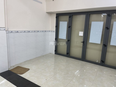  Mặt bằng kinh doanh diện tích 100m2, khu vực kinh doanh sầm uất.