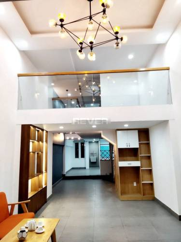 Nhà phố Quận Thủ Đức Nhà phố cách đường Quốc Lộ 13 chỉ 100m, cửa hướng Đông Bắc thoáng mát.