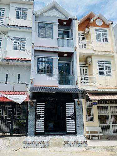 Nhà phố Huyện Nhà Bè Nhà phố đường xe hơi rộng rãi hướng Tây, kết cấu 1 trệt 2 lầu.