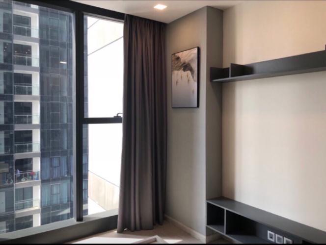 Phòng khách căn hộ Vinhomes Golden River Officetel Vinhomes Golden River tầng cao, nội thất đầy đủ.