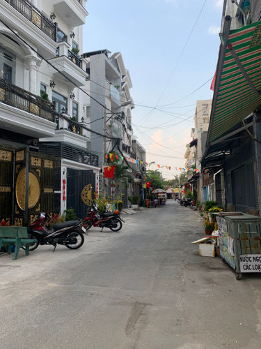 Đường trước nhà phố Quận Gò Vấp Nhà phố hẻm rộng 8m đường Phạm Văn Chiêu, diện tích 54m2.
