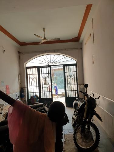 Không gian nhà phố Quận 7 Nhà phố hướng Đông Nam đường Gò Ô Môi 3 tầng, nội thất cơ bản.