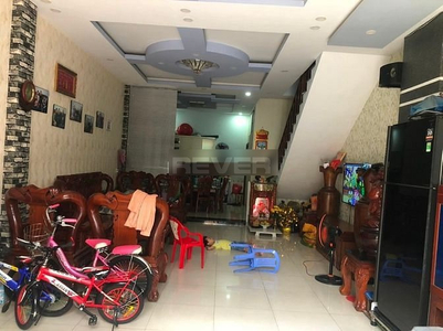 Nhà phố Quận Tân Bình Nhà phố gồm 2 căn liền kề diện tishc 80m2 mỗi căn, khu dân cư hiện hữu.