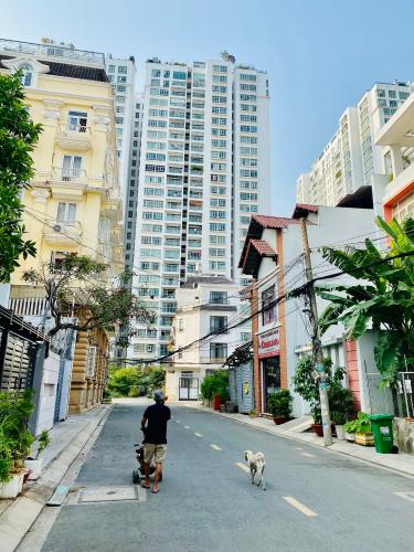 Đường hẻm nhà phố Huyện Nhà Bè Nhà phố đường Lê Văn Lương 1 trệt, 2 lầu hướng Tây, sổ hồng riêng.