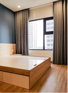 Phòng ngủ Vinhomes Grand Park Quận 9 Căn hộ Vinhomes Grand Park tầng trung, ban công hướng Sông mát mẻ.