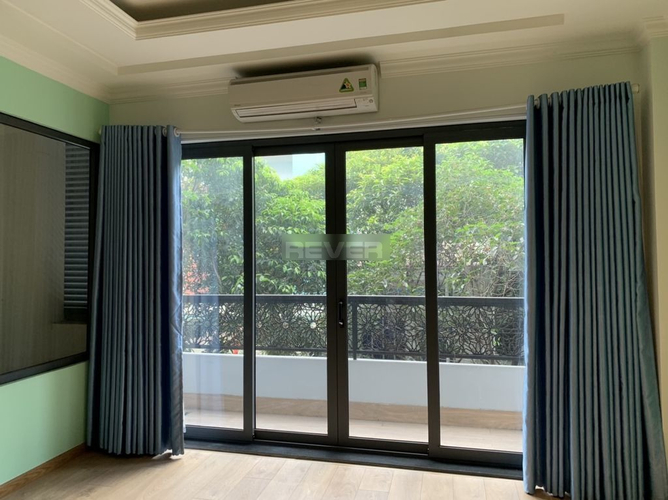 Nhà phố Quận Tân Bình Nhà phố thiết kế 1 trệt, 5 lầu và sân thượng kiên cố, khu dân cư sầm uất.