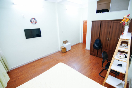 Nhà phố Quận Bình Thạnh Nhà phố nằm tại khu vực dân cư sầm uất, kết cấu 1 trệt, 1 lầu kiên cố.