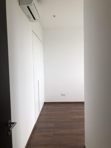 Căn hộ One Verandah, Quận 2 Căn hộ One Verandah tầng 4 thiết kế 3 phòng ngủ, nội thất cơ bản.