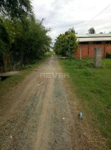 Đất nền Huyện Củ Chi Đất nền diện tích 1002m2, hướng Đông Bắc cách đường Trung Lập 50m.