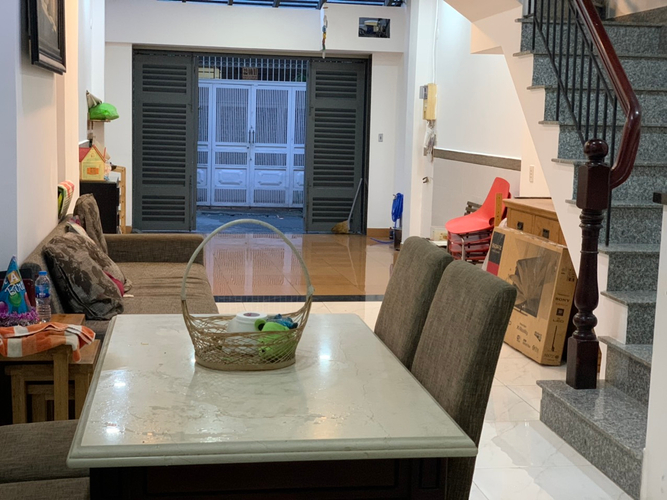 Nhà phố Quận Bình Thạnh Nhà phố Khu cư Xá Công An, thiết kế 1 trệt, 2 lầu và sân thượng kiên cố.