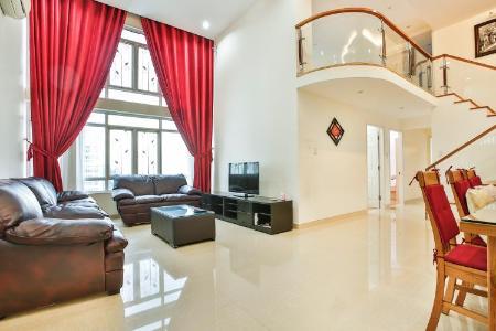 Bán căn hộ Phú Hoàng Anh tầng trung, 4 phòng ngủ, diện tích 230m2, nội thất cơ bản