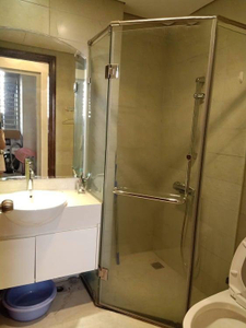 Căn hộ Vinhomes Central Park, Quận Bình Thạnh Căn hộ Vinhomes Central Park tầng 18 diện tích 81m2, đầy đủ nội thất.