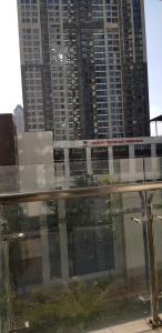 Căn hộ Vinhomes Central Park, Quận Bình Thạnh Căn hộ cao cấp Vinhomes Central Park tầng 2, tiện ích đầy đủ.