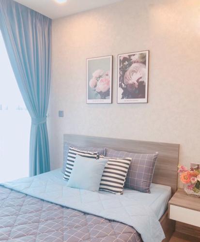 Phòng ngủ căn hộ Vinhomes Golden River, Quận 1 Căn hộ Vinhomes Golden River hướng Tây Nam, view nội khu yên tĩnh.