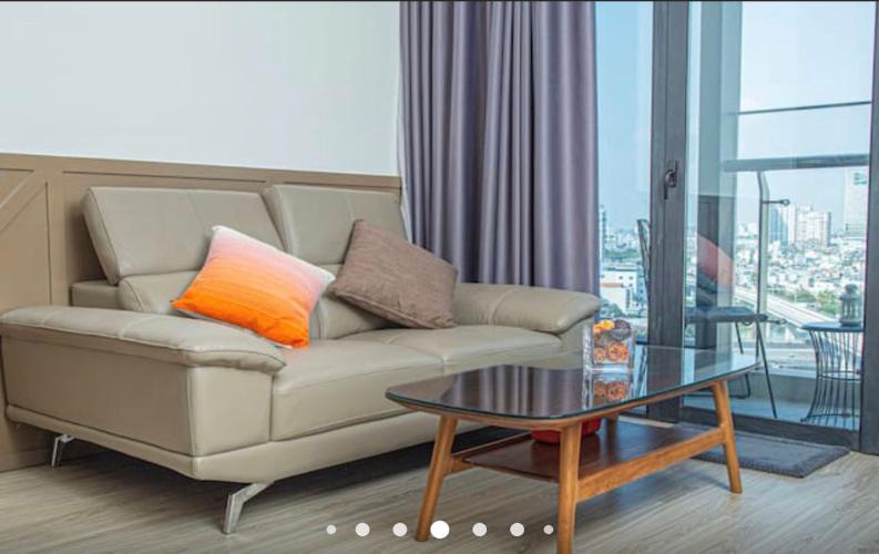 Phòng khách Vinhomes Golden River, Quận 1 Căn hộ Vinhomes Golden River tầng 10, đầy đủ nội thất.