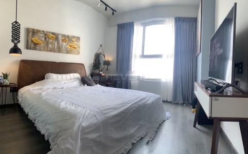Phòng ngủ căn hộ Orchard ParkView Căn hộ Orchard Parkview hướng Đông Nam, view nội khu hồ bơi.