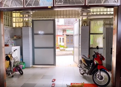 Nhà phố Quận Tân Phú Nhà phố diện tích 114m2 có ban công rộng, phù hợp trồng cây xanh.