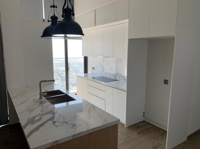 phòng bếp penthouse riviera point Căn hộ Penthouse Riviera Point tầng cao, ngắm nhìn thành phố.