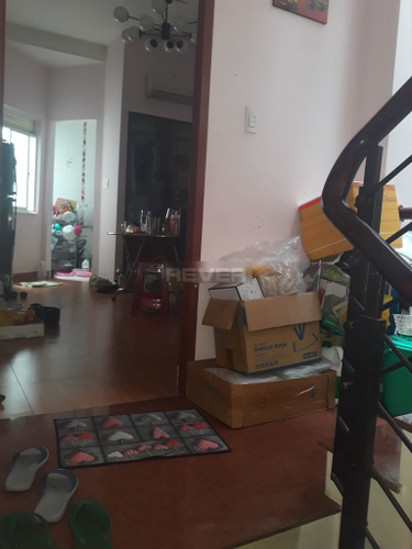 Nhà phố Quận 10 Nhà phố thiết kế 1 trệt, 4 lầu và sân thượng, bàn giao nội thất cơ bản.