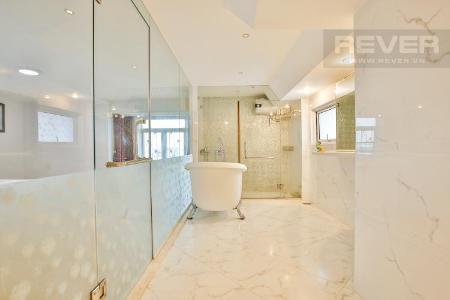 Phòng tắm căn hộ Phú Hoàng Anh Bán căn hộ Phú Hoàng Anh tầng trung, 4 phòng ngủ, diện tích 230m2, nội thất cơ bản
