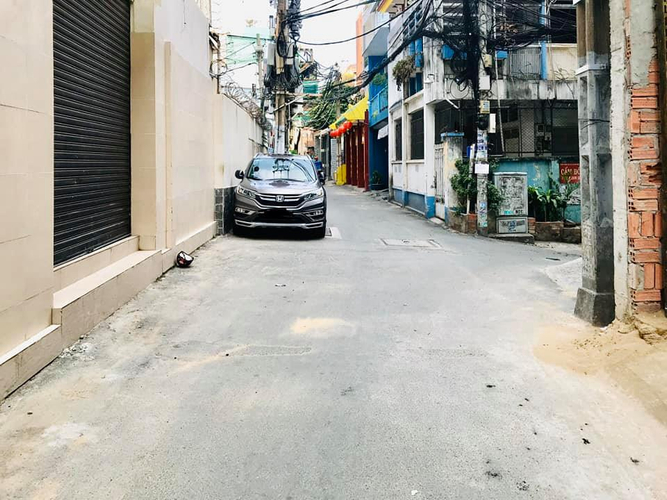 Đường trước văn phòng Quận Phú Nhuận Văn phòng hẻm xe hơi đường Phan tây Hồ, diện tích 100m2 vuông vắn.