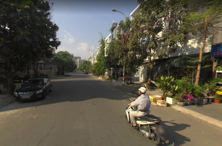 Đường trước mặt bằng kinh doanh Quận 2 Mặt bằng kinh doanh diện tích 50m2 vuông vắn, cửa hướng Tây Nam.