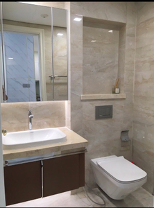 Officetel Vinhomes Golden River, Quận 1 Officetel Vinhomes Golden River tầng cao view thoáng mát, tiện ích đa dạng.