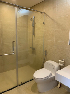 Officetel Vinhomes Central Park, Quận Bình Thạnh Officetel Vinhomes Central Park tầng 34 view thoáng mát, đầy đủ nội thất.