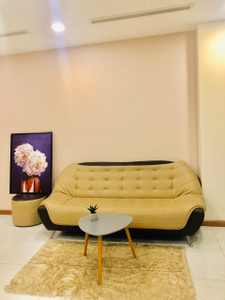 Căn hộ Vinhomes Central Park, Quận Bình Thạnh Căn hộ Vinhomes Central Park tầng 2 view đường Nguyễn Hữu Cảnh.