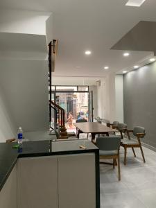 Phòng bếp nhà phố Quận Tân Bình Nhà phố Q.Tân Bình hướng Đông diện tích sử dụng 210m2, đầy đủ nội thất.