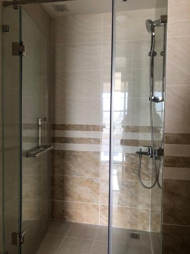 Phòng tắm căn hộ Saigon Royal Căn hộ Saigon Royal 2 phòng ngủ cửa hướng Đông Nam, view Bitexco.