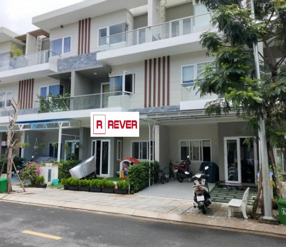 Mặt tiền nhà phố Quận 9 Nhà phố dự án Rio Vista thiết kế 1 trệt, 2 lầu đúc kiên cố, đầy đủ nội thất.