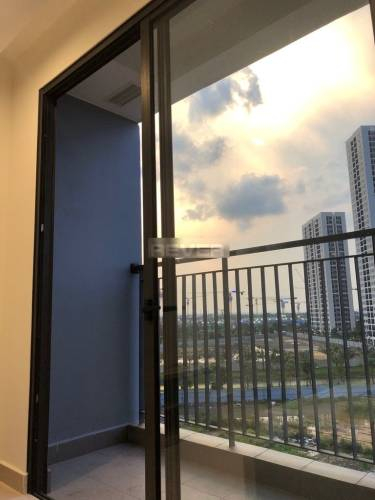 View căn hộ Vinhomes Grand Park, Quận 9 Căn hộ Vinhomes Grand Park tầng 6 view đón gió thoáng mát, đầy đủ nội thất.