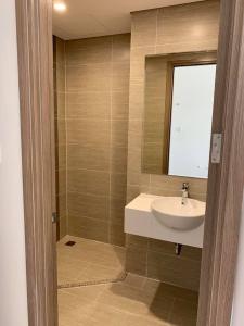 Toilet Vinhomes Grand Park Quận 9 Căn hộ Vinhomes Grand Park tầng trung, đón view ngoại khu mát mẻ.