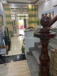 Nhà phố Quận 7 Nhà phố thiết kế 1 trệt, 2 lầu và sân thượng, diện tích 4mx 16m vuông đẹp.