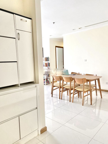 Căn hộ Vinhomes Central Park, Quận Bình Thạnh Căn hộ Vinhomes Central Park tầng 6 view đường phố thoáng mát.