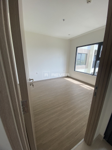  Căn hộ Vinhomes Grand Park hướng ban công tây bắc nội thất cơ bản diện tích 81.2m².