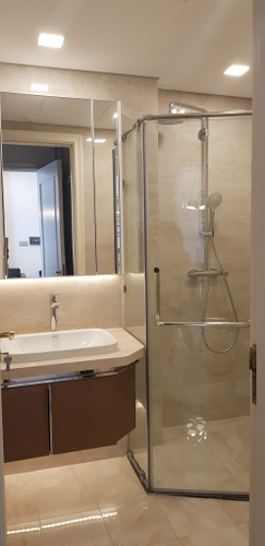 Căn hộ Vinhomes Golden River, Quận 1 Căn hộ Vinhomes Golden River tầng cao view thoáng mát, đầy đủ nội thất.