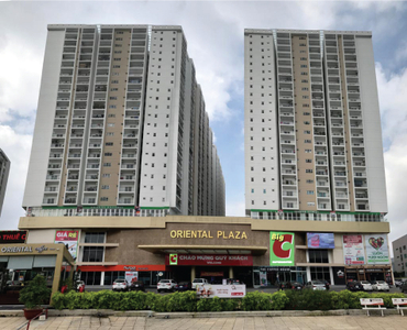 Căn hộ Oriental Apartment, Quận 4 Căn hộ Oriental Plaza tầng 21 thiết kế hiện đại, không có nội thất.