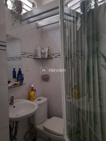 Căn hộ Chung cư 64 Xuân Thủy không có nội thất diện tích 30.1m².