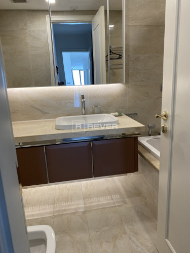  Căn hộ Vinhomes Golden River diện tích 149m²