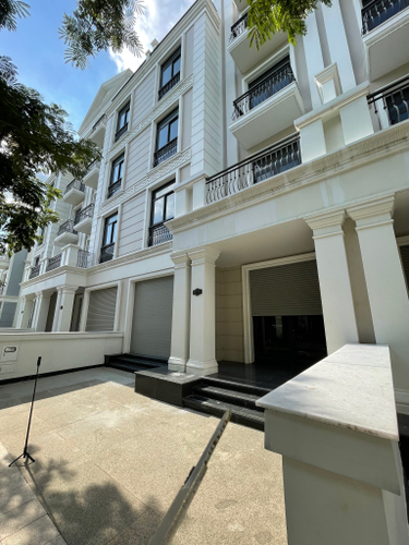 IMG_6358.HEIC Nhà phố  Vinhomes Grand Park Nguyễn Xiển, diện tích 144 m², hướng Đông Nam