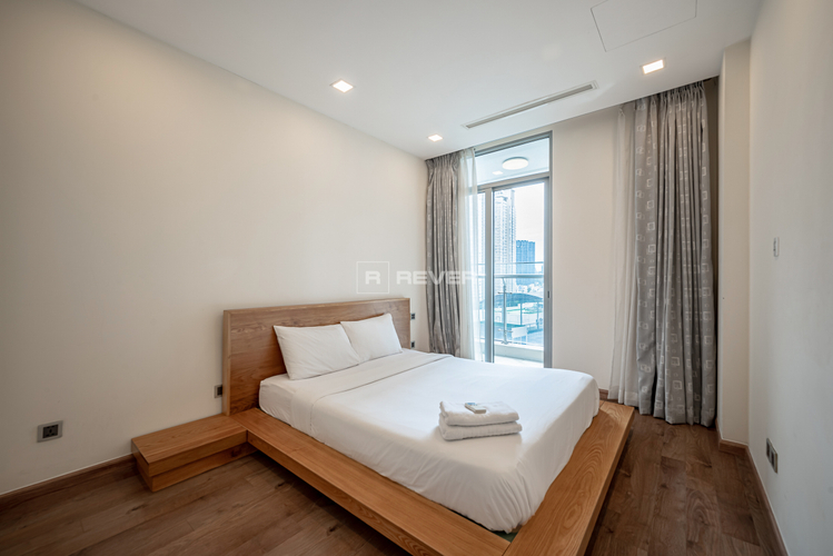  Căn hộ Vinhomes Central Park hướng ban công tây nam đầy đủ nội thất diện tích 52.7m².