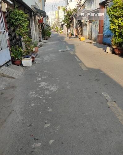  Nhà mặt tiền đường Nguyễn Quý Yên, khu vực đầy đủ các tiện ích.