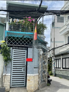 Nhà phố Quận 12 Nhà phố thiết kế 1 trệt, 1 lầu diện tích 69m2, nội thất cơ bản.